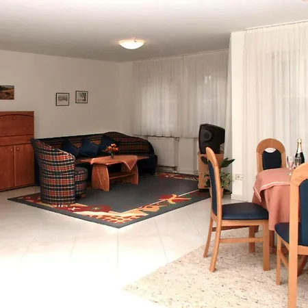 Apartment Gaestehaus Zum See Nummer 3 Bad Buchau